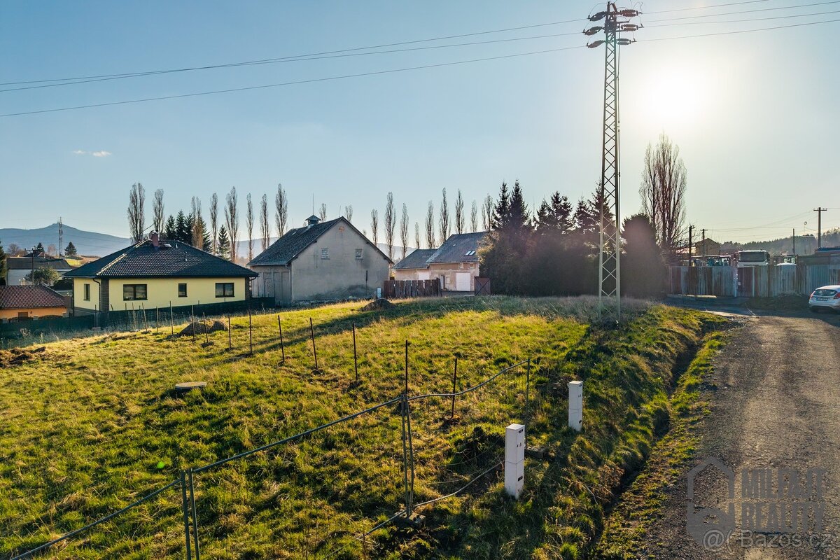 Pozemek pro RD se stavebním povolením, 1.005 m² , Krásná Stu - 10