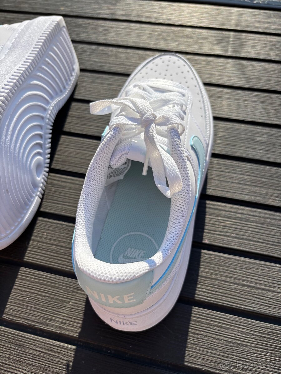 Nike Sneakersy Court Vision Alta 41. - 10