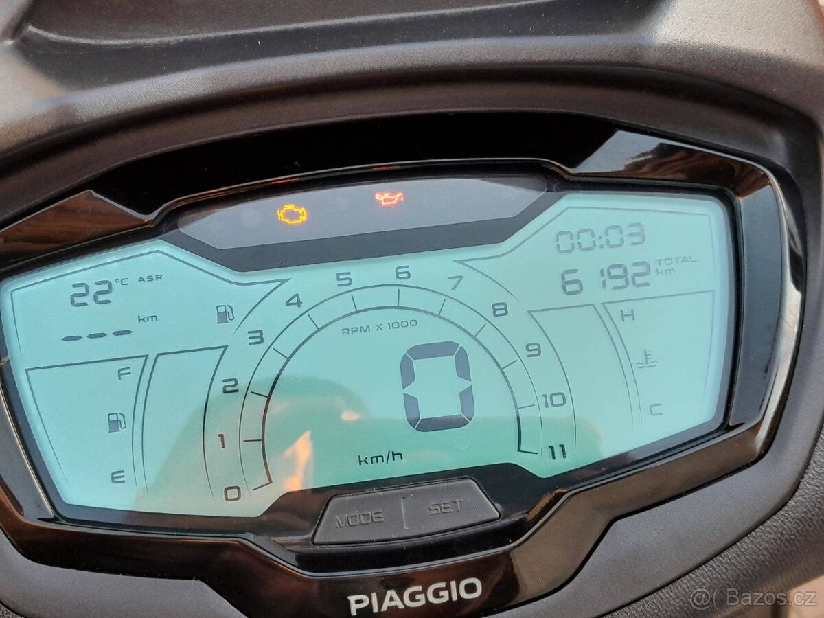 Piaggio Beverly 300 HPE, 2023, TOP stav, 6000km - 10
