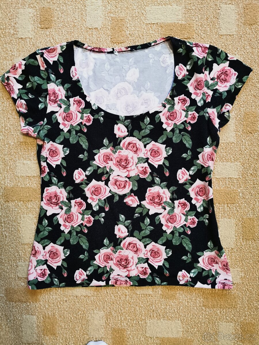 Trička, vel. M/L - 10