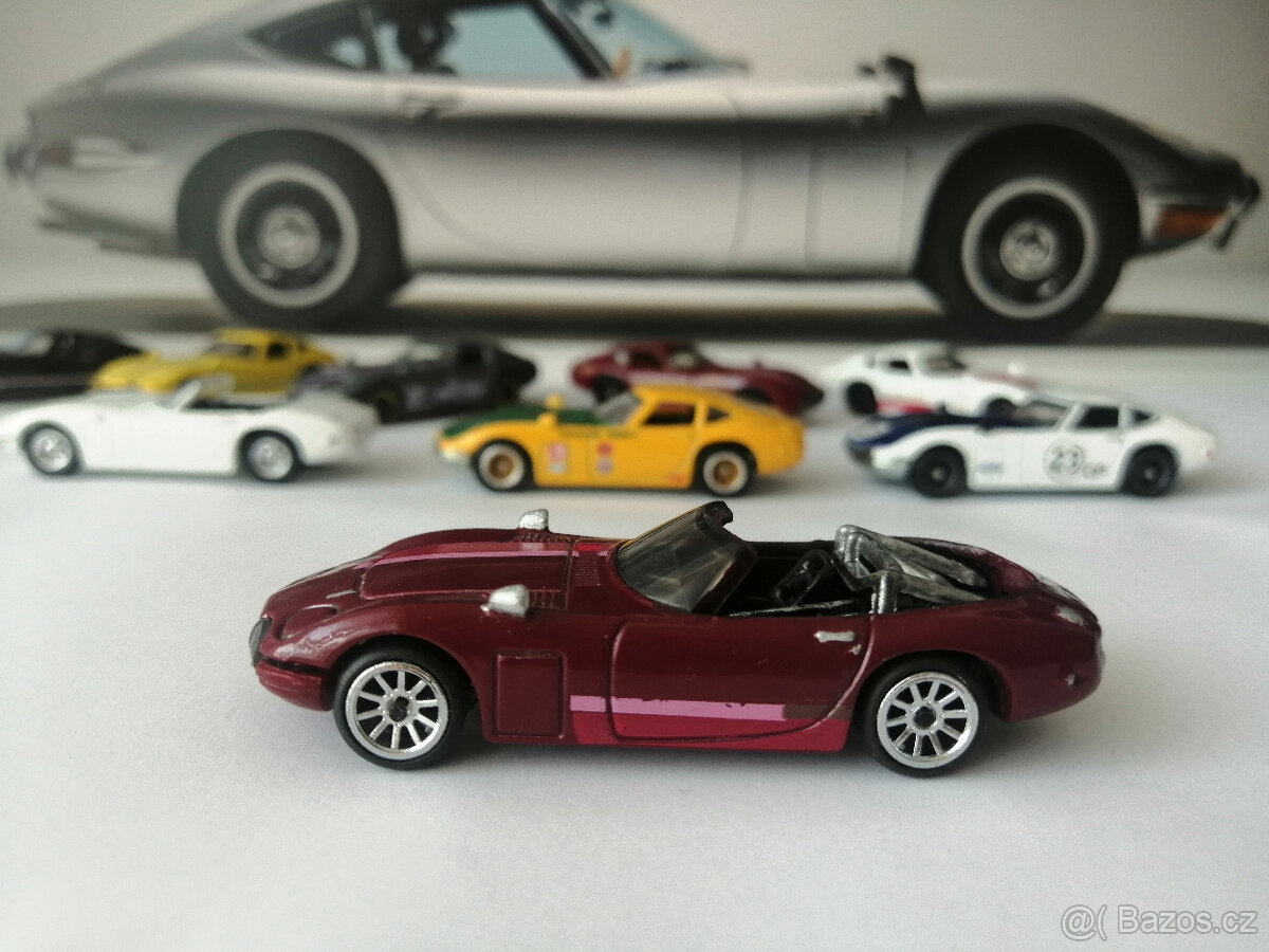 hot wheels - toyota 2000 GT - 10