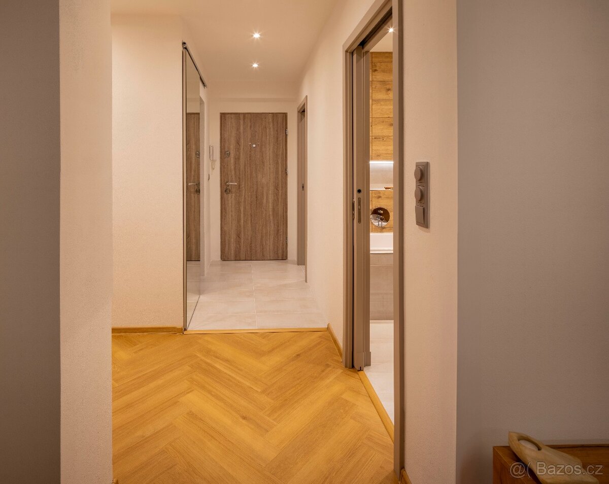 Krásný byt 3+1 po kompletní rekonstrukci 70 m2 - 10