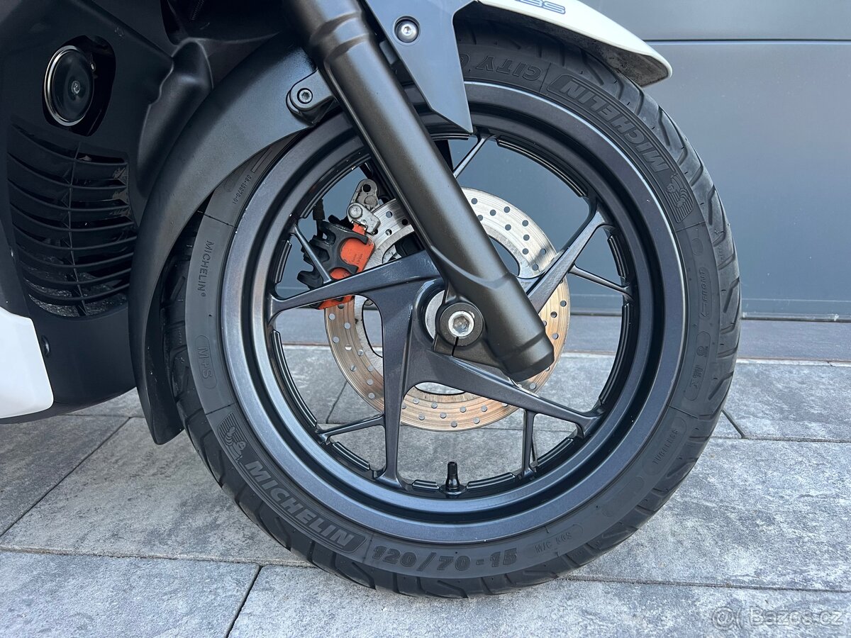 YAMAHA X-Max 125 - 10