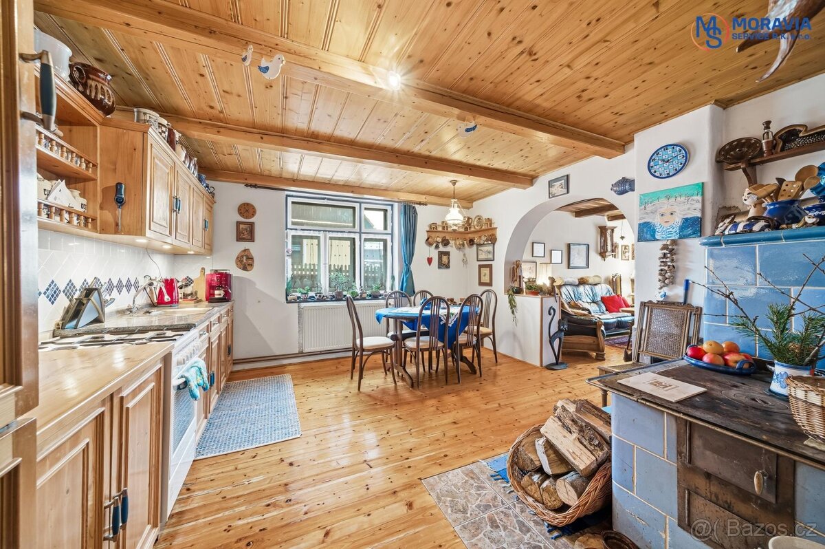 Krásná chalupa v obci Chobyně pod Šubířovem - 10