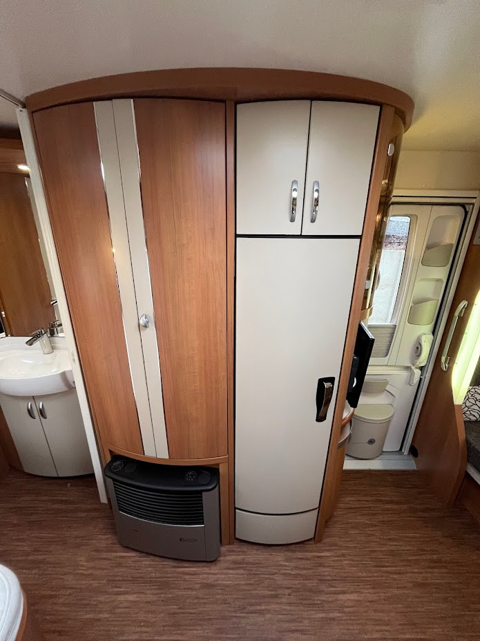 Hobby 560 CFe 2011 MOVER, PŘEDSTAN, DRŽÁK KOL, SUPER STAV - 10