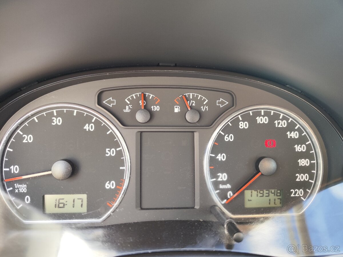 VW Polo 1,2i r.v. 2004 - 10