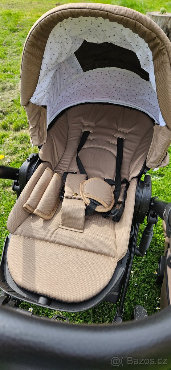 Kočárek po jednom dítěti - 10