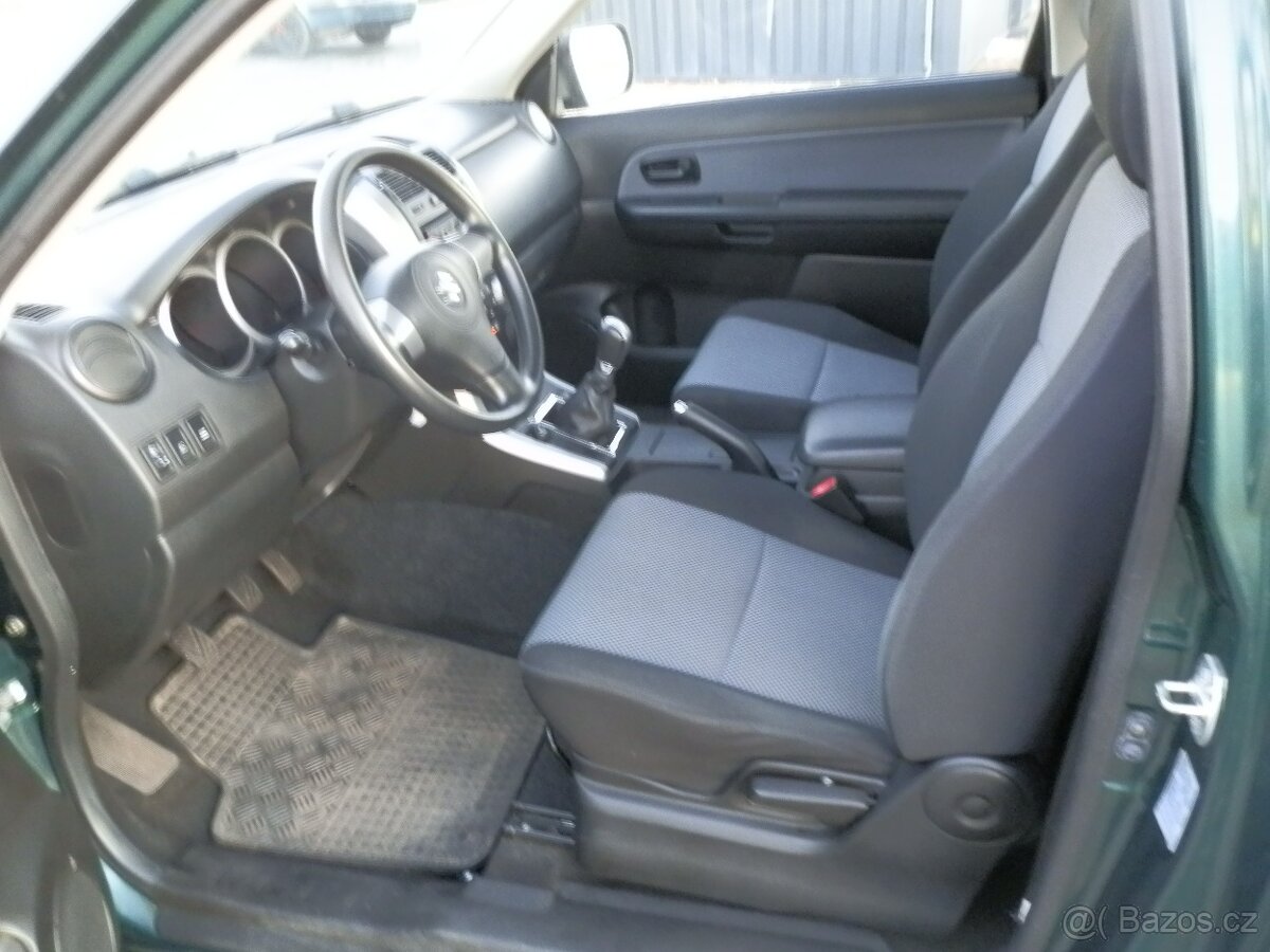 Suzuki Grand Vitara 1.6 Club 4x4 - naj. 44 000km - 10