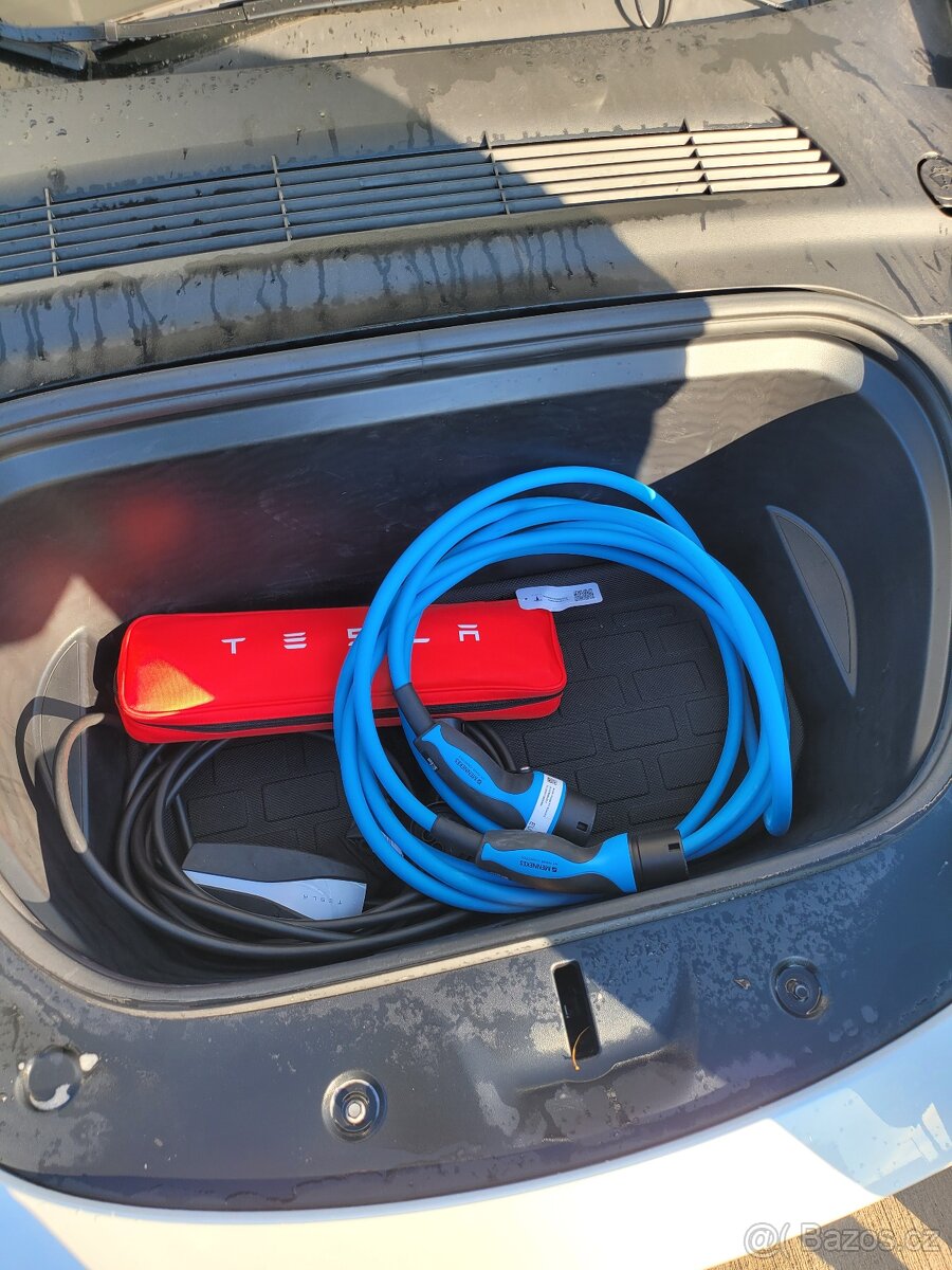 Tesla Model Y Dual Motor 2022 - 10