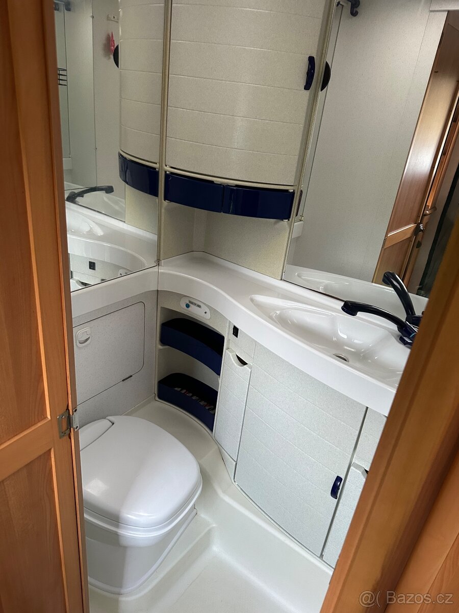 Hymer eriba nova - 10
