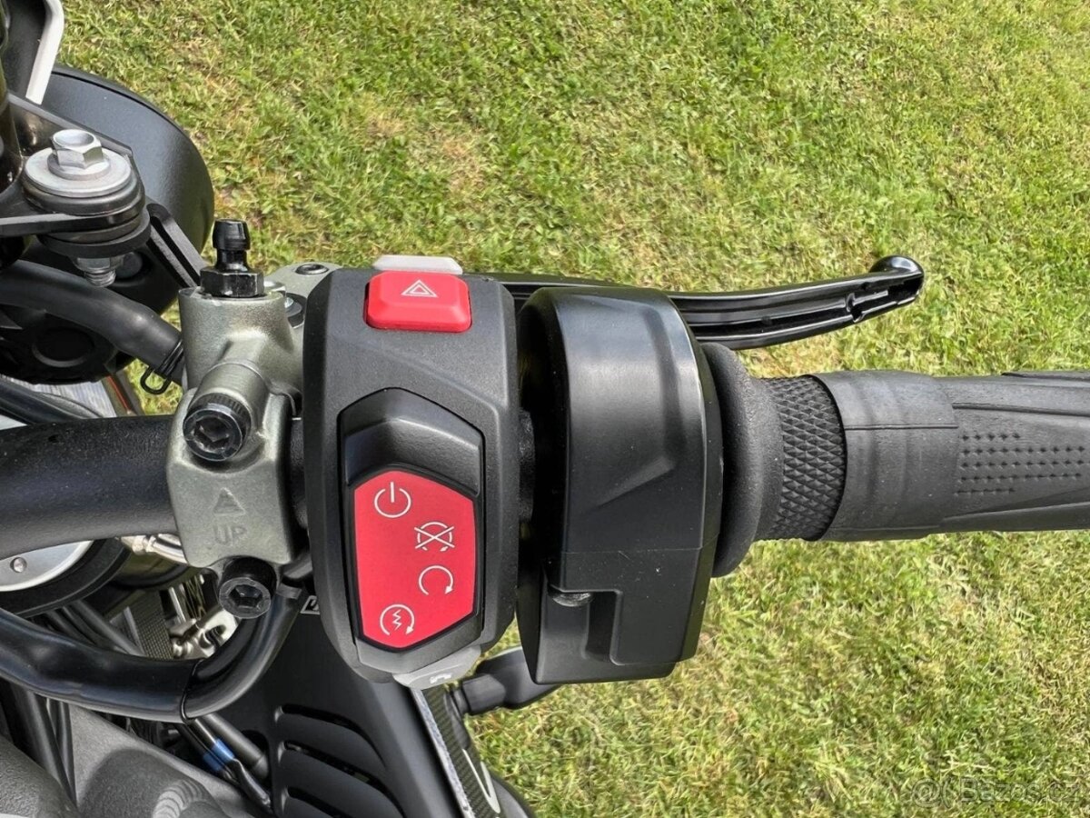 Triumph Speed Triple RS - 10