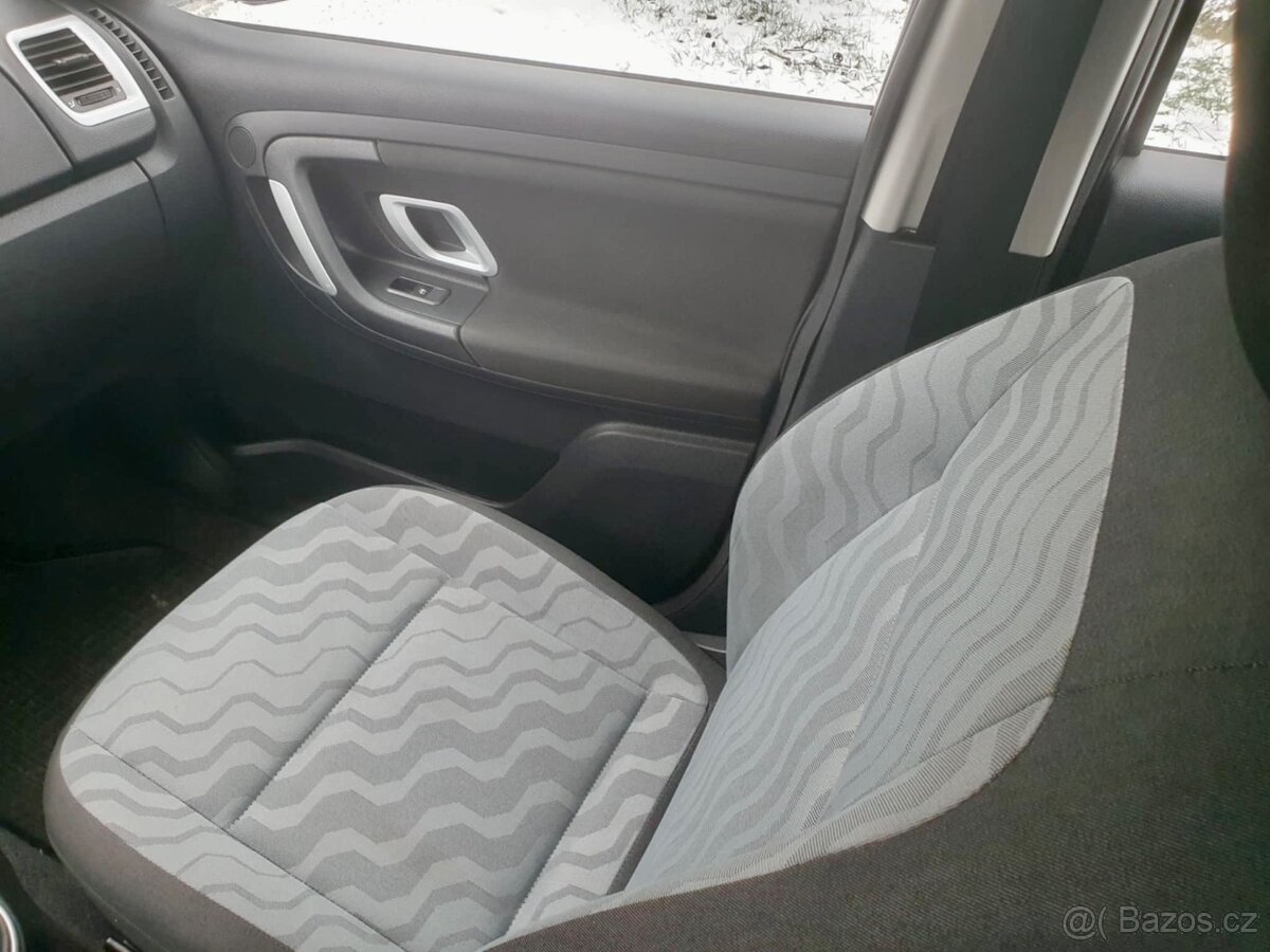 Škoda Fabia 2 1.6 16 v benzin 2009 top stav - 10