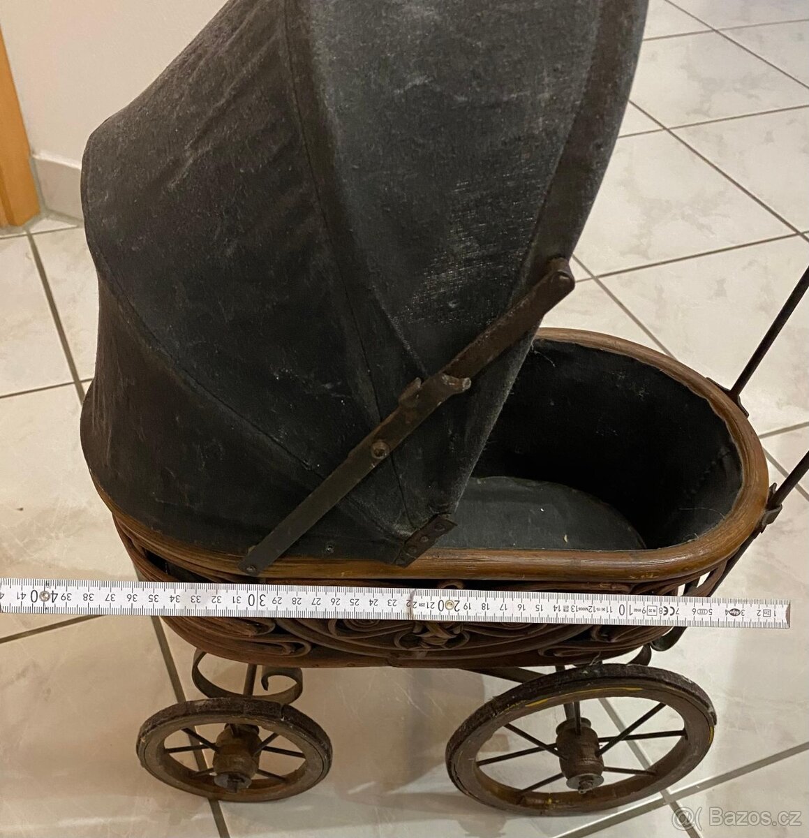 Historicky kočárek na panenky - 10