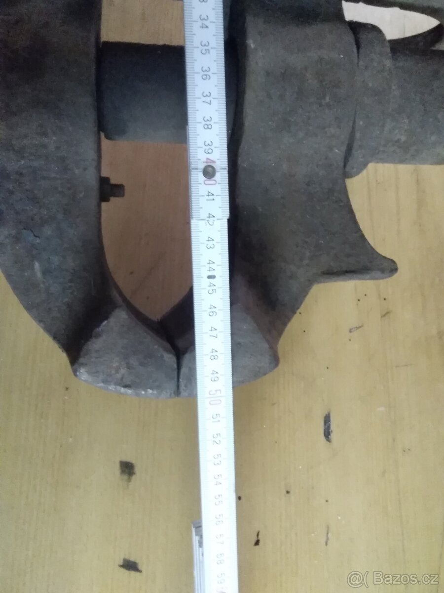 Kovářský svěrák - 10