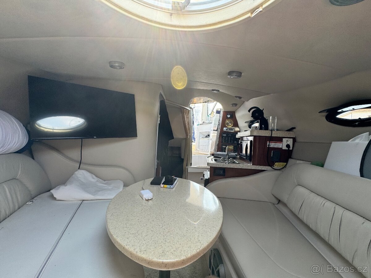 Kajutová loď Regal Commodore 2665 - 10