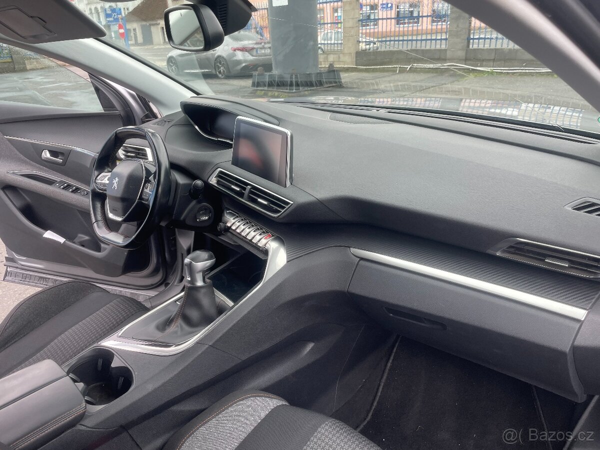 PEUGEOT 3008 CROSS OVER PURE-TECH 1.2i 96kw 2017 - 10