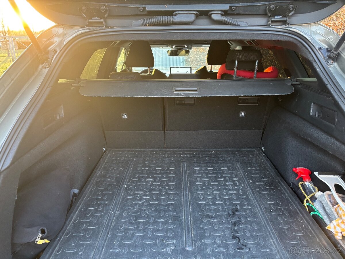 Toyota Corolla TS 1.8 hybrid e-CVT - 10