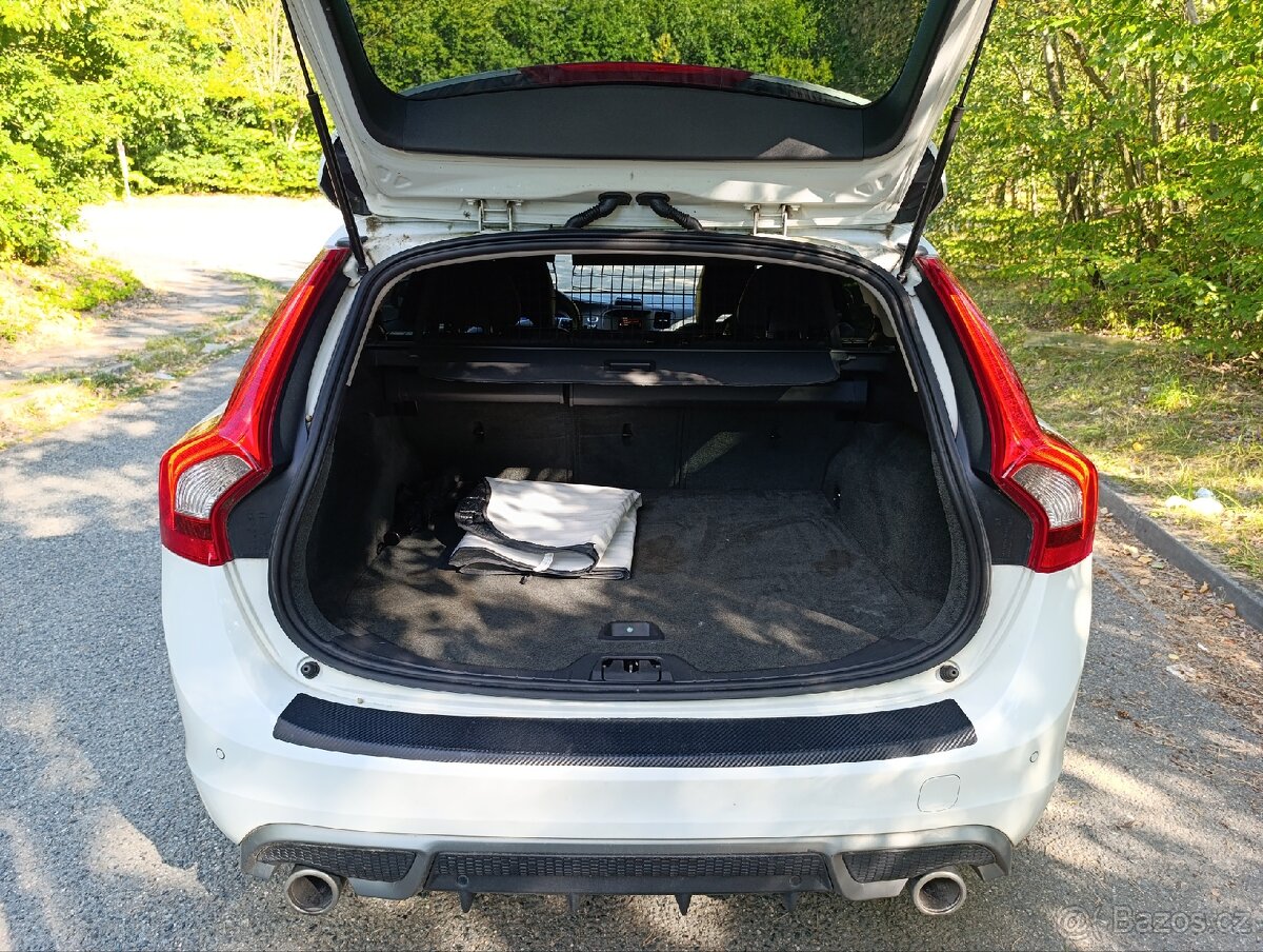 Volvo V60 R-Design, automat, pětiválec 2.0 D 120kw - 10