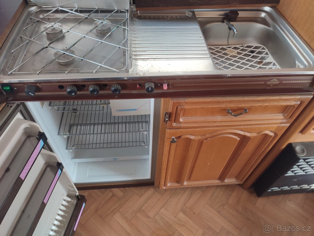 Hobby 490, pěkný suchý karavan - 10