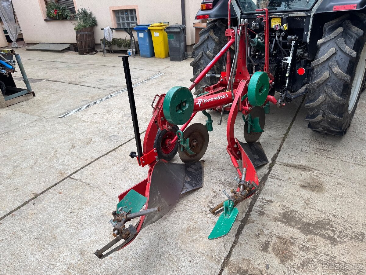 Predám traktor Hattat c3065 s pluhom Kverneland MZ - 10