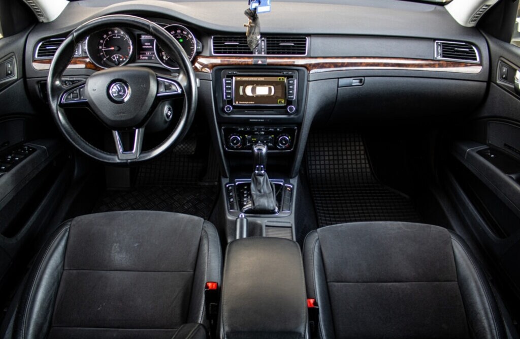 Škoda Superb 2.0 TDI CR 170k Elegance DSG - 10