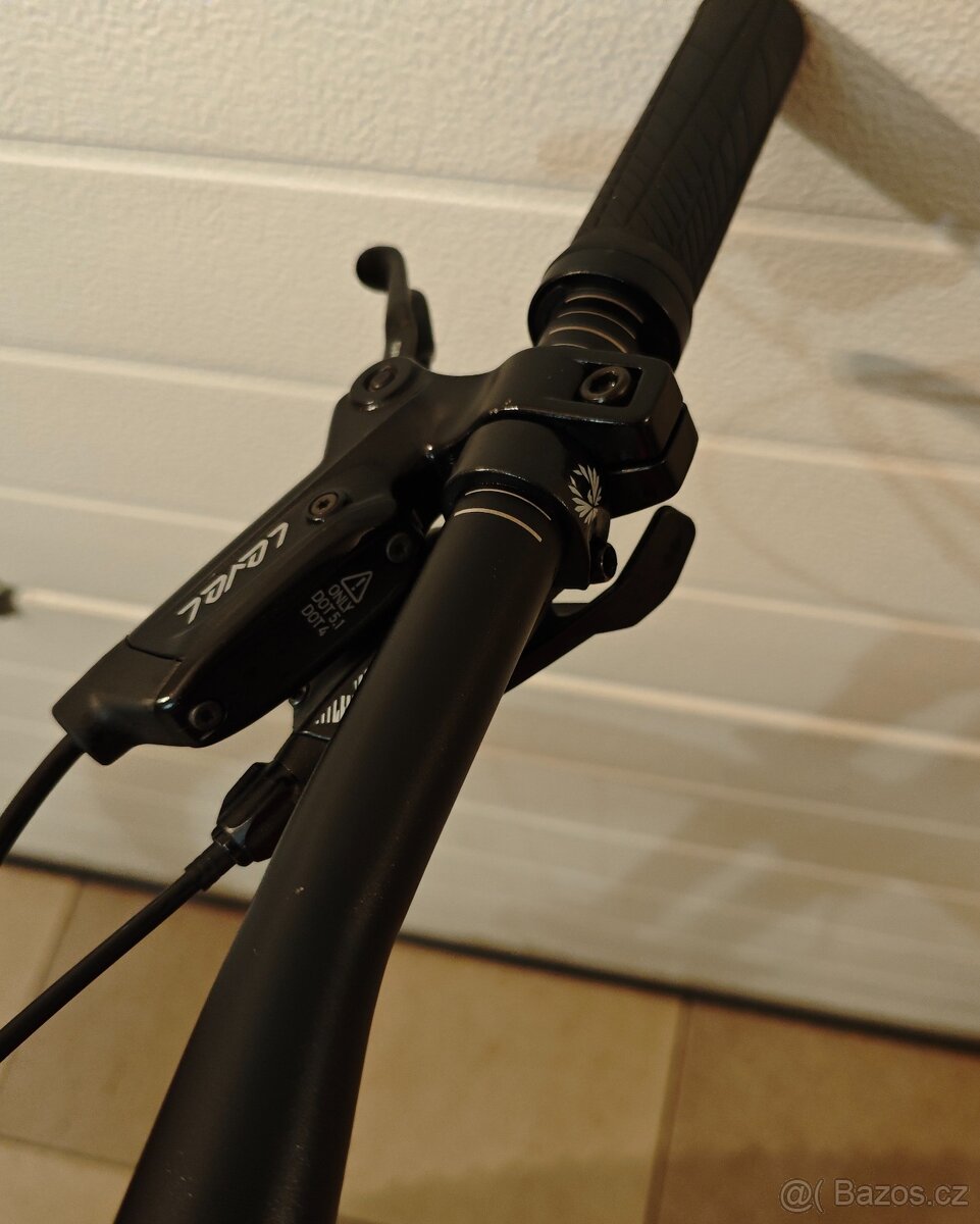 Celoodpružené horské kolo - 10