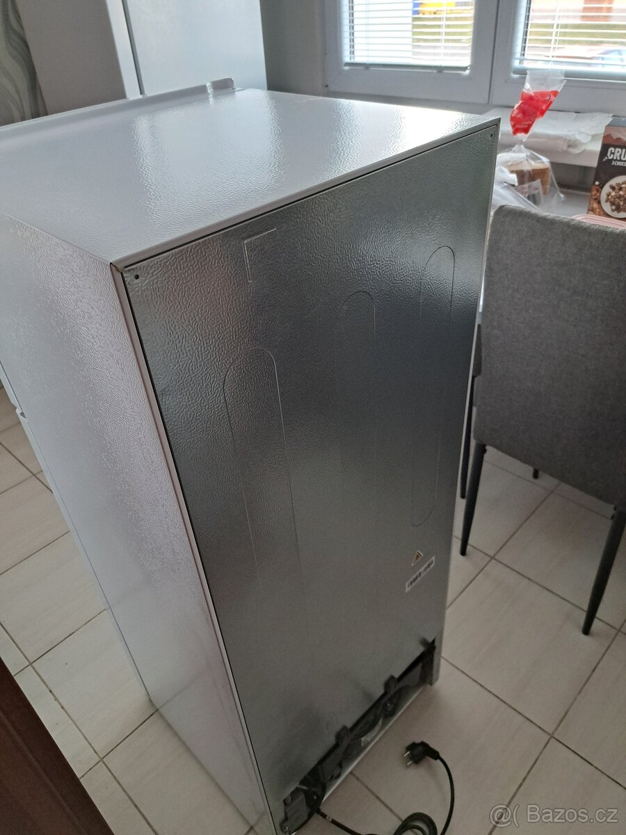 Lednice s mrazákem - 10