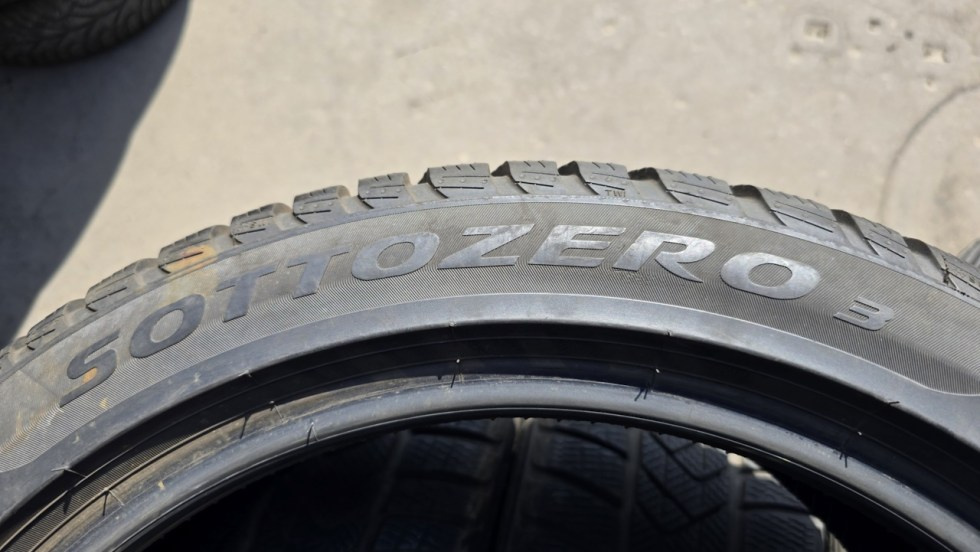 Zimní pneu 225/45/18 Pirelli - 10