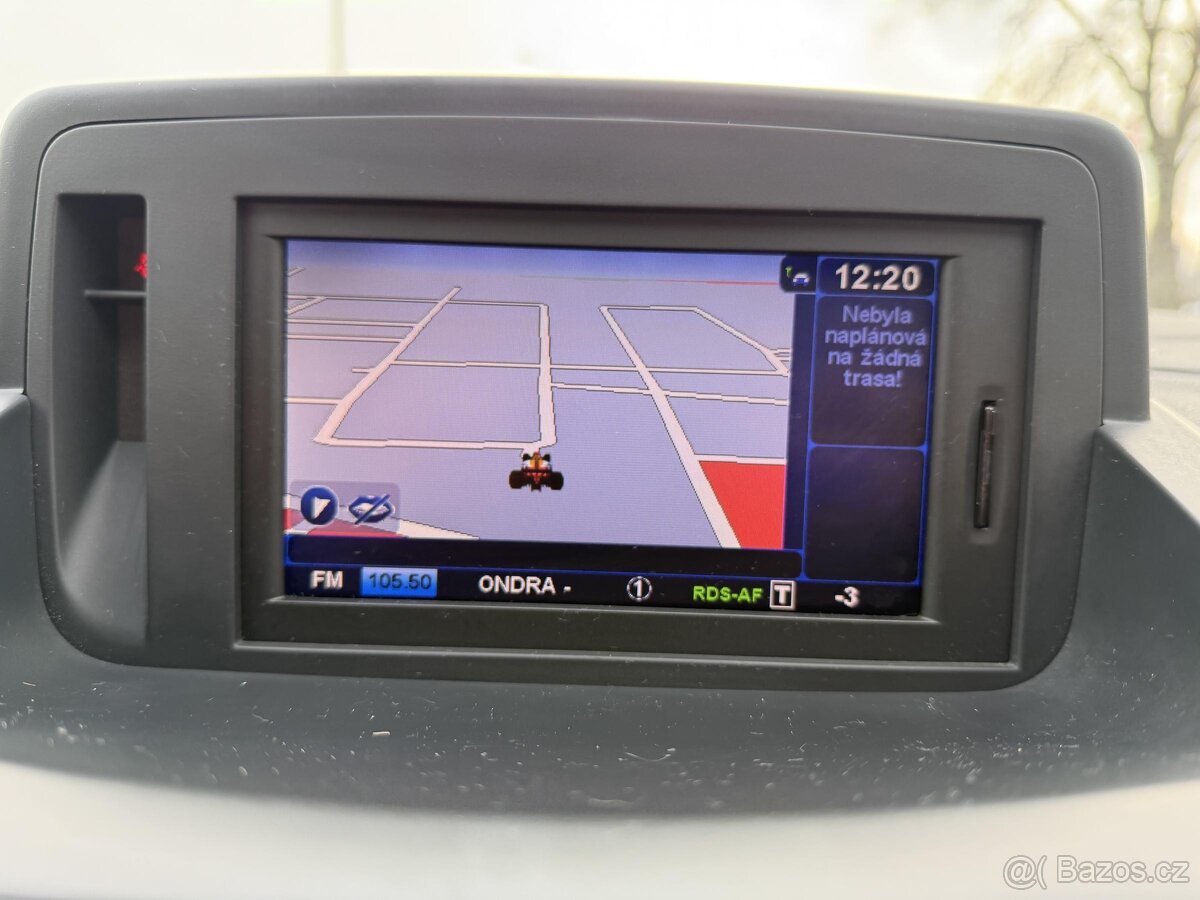 Renault Fluence 1.6i , 81 kW benzín, 2010 - 10