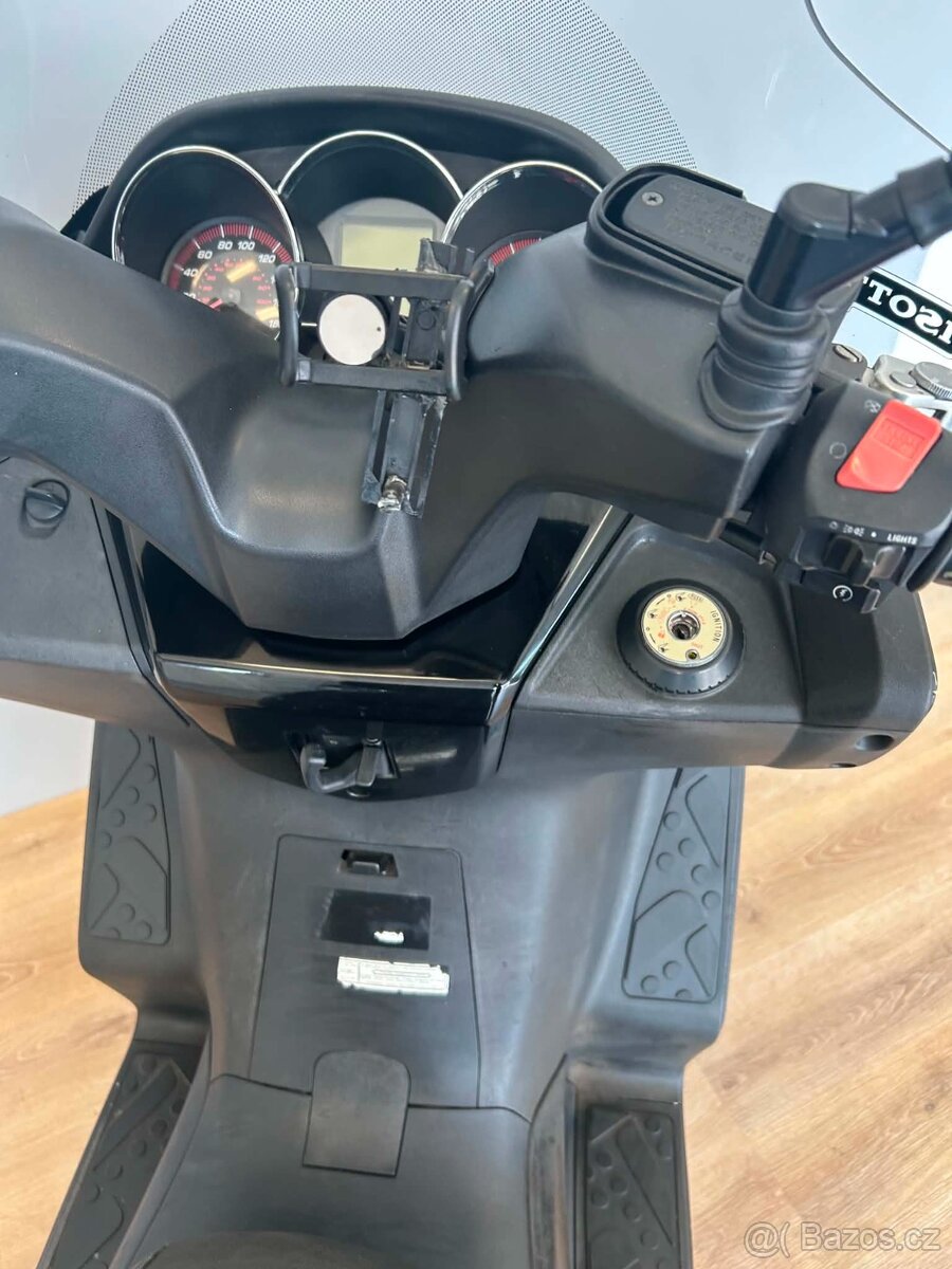 Kymco Downtown 300 - 10