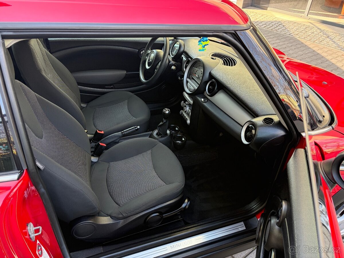 Mini One Clubman 1,4i 70kW, serviska - 10