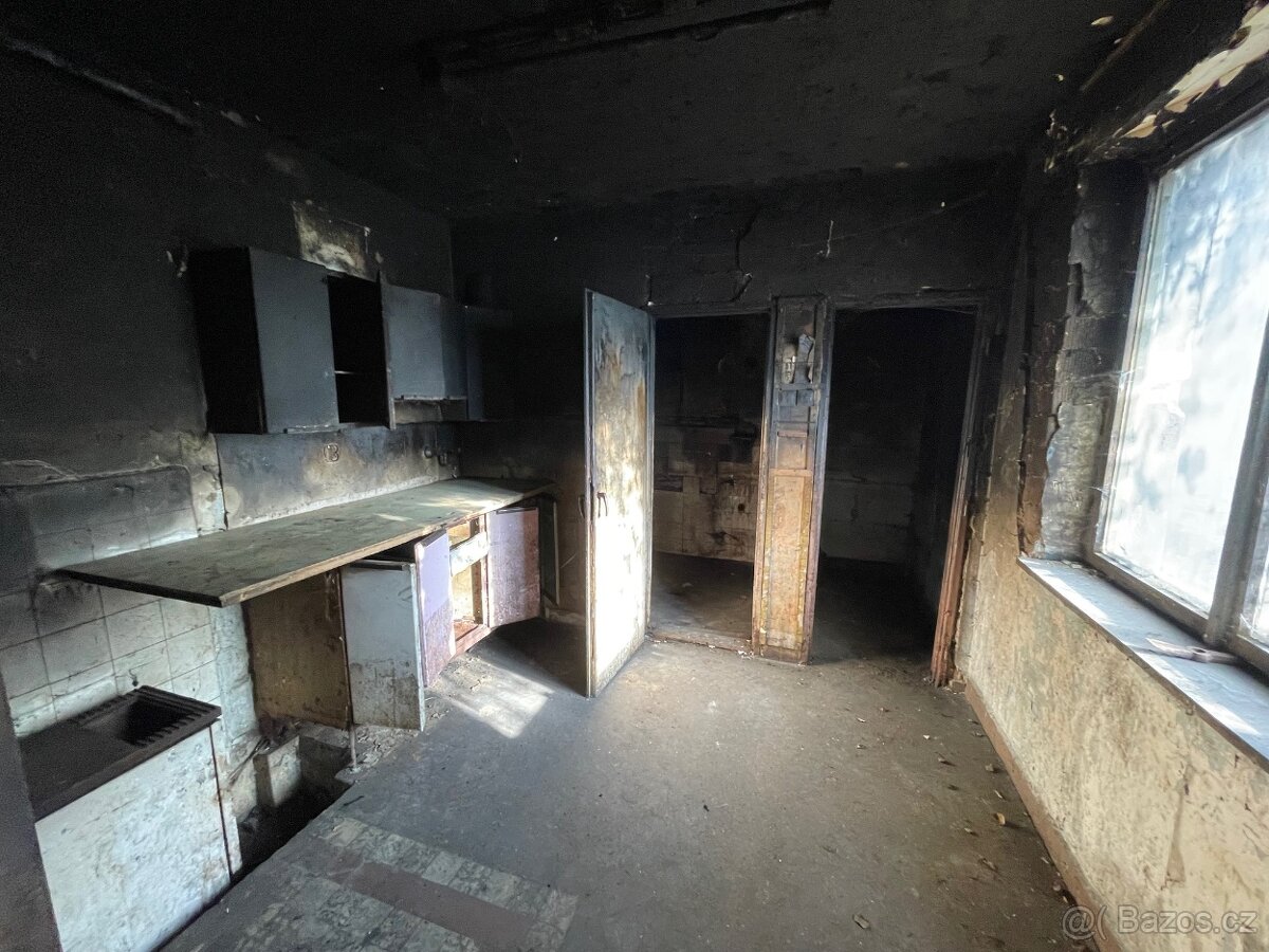 PRODEJ RODINNÉHO DOMU ŠUMICE - 10