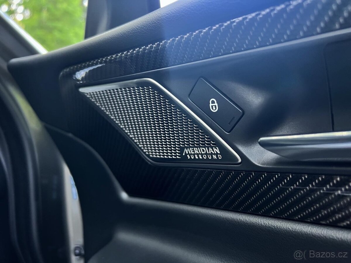 Jaguar XE 2.0D I4 R-Dynamic HSE AT - 10