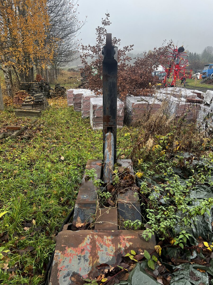 LIAZ HÁKOVÝ NOSIČ KONTEJNERU 4X4 - 10