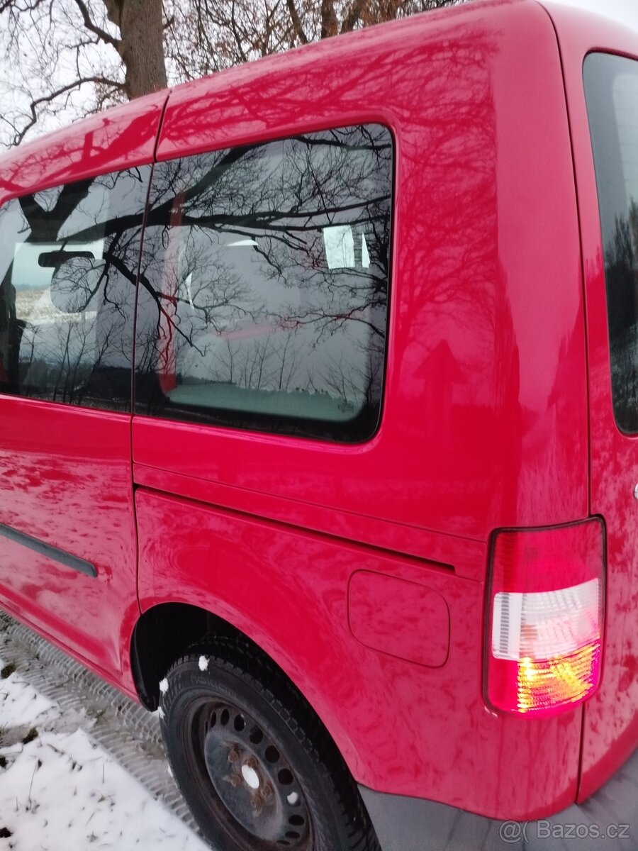 Prodáme Volkswagen Caddy - 10