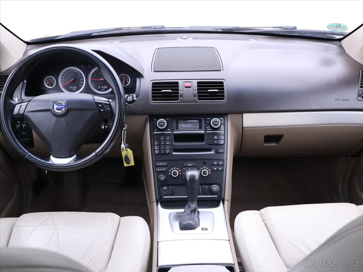 Volvo XC90 2,4 D5 147kW AWD KINETIC (2013) - 10