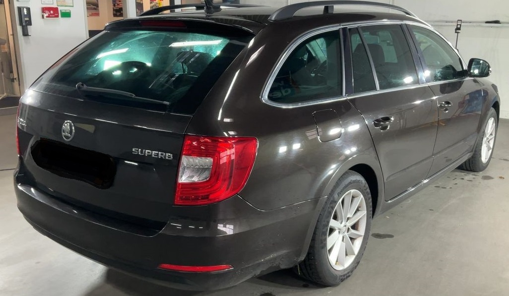 ŠKODA SUPERB II FL 2.0TDI 103KW 4/2014 183tis km TOP STAV - 10