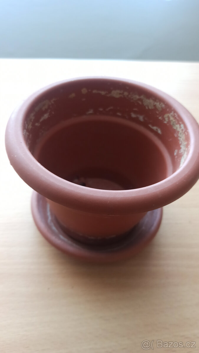 Plastové květináče podle seznamu a vyobrazení - 10