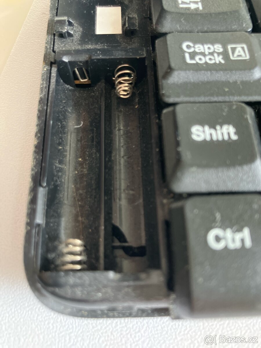 Klávesnice s numerol. klávesami bezdrátová zn.Logitech - 10