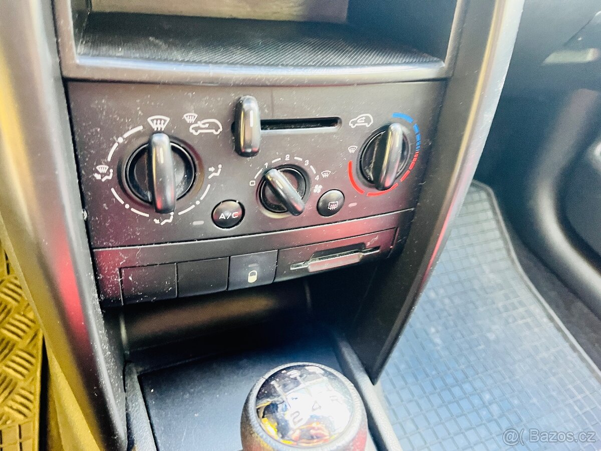 PEUGEOT 207 1.4 i BENZÍN KLIMATIZACE - 10