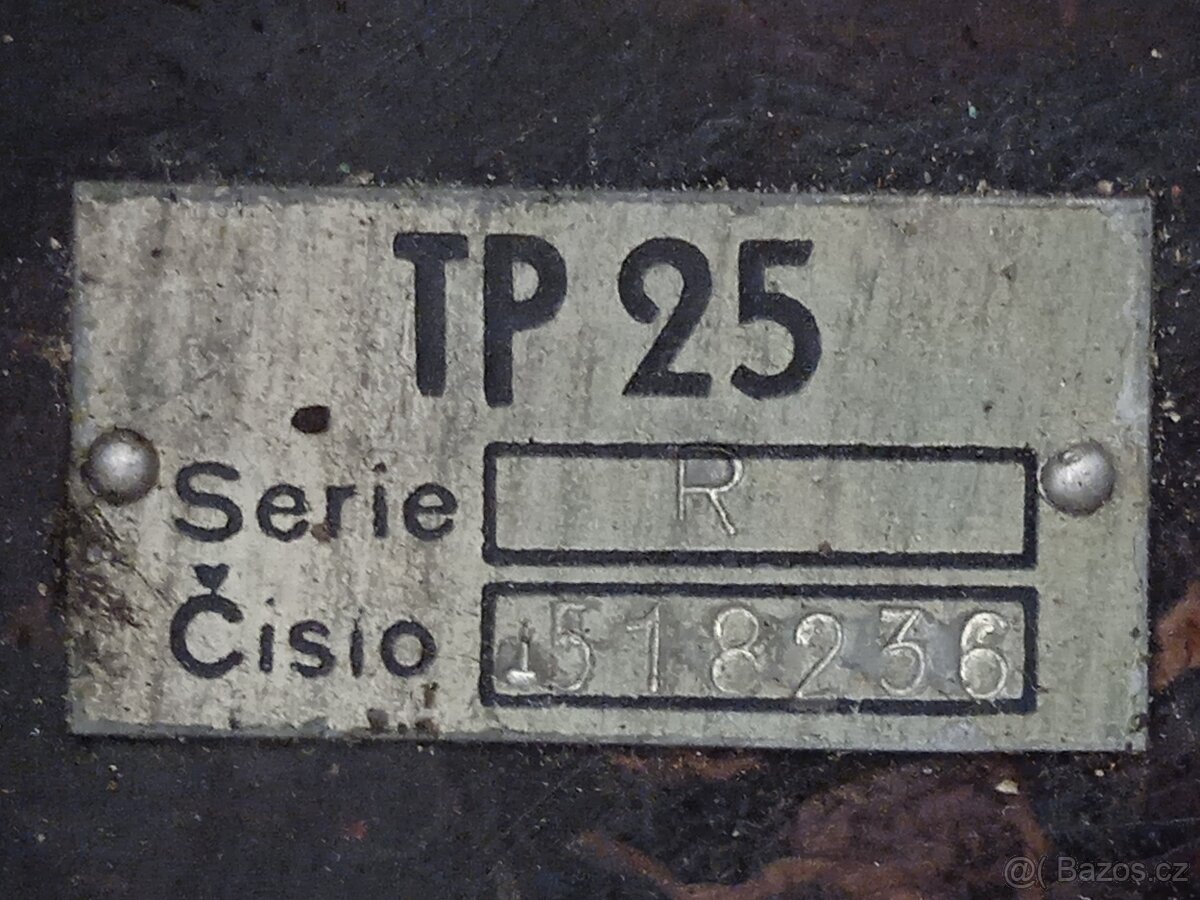 Tesla TP25 - Vojenský bakelitový telefon s induktorem - ČSSR - 10