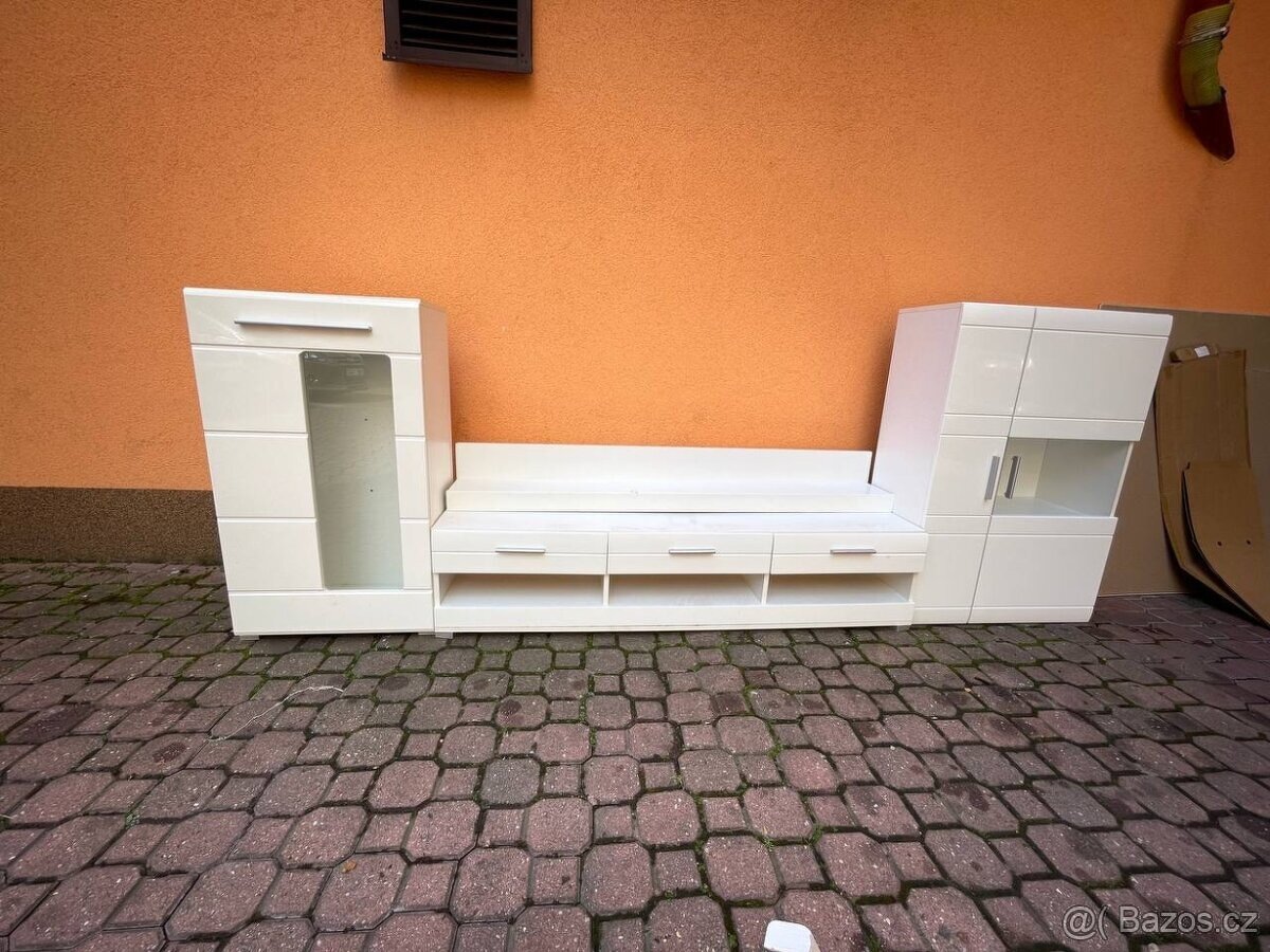 Prodáváme obývací stěnu (TV set) - 2 sady - 10