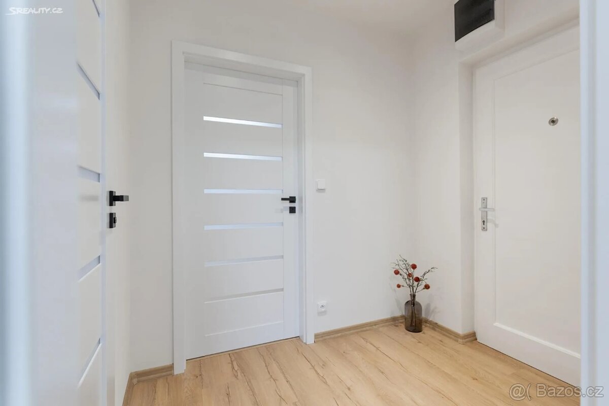 Pronájem bytu 2+kk 40 m² Korunní, Ostrava - Mariánské Hory - 10