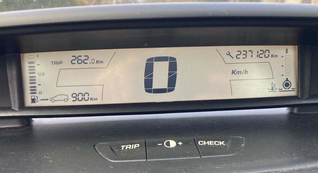 Citroën C4 1.6HDi KLIMA TEMPOMAT MANUÁL - 10