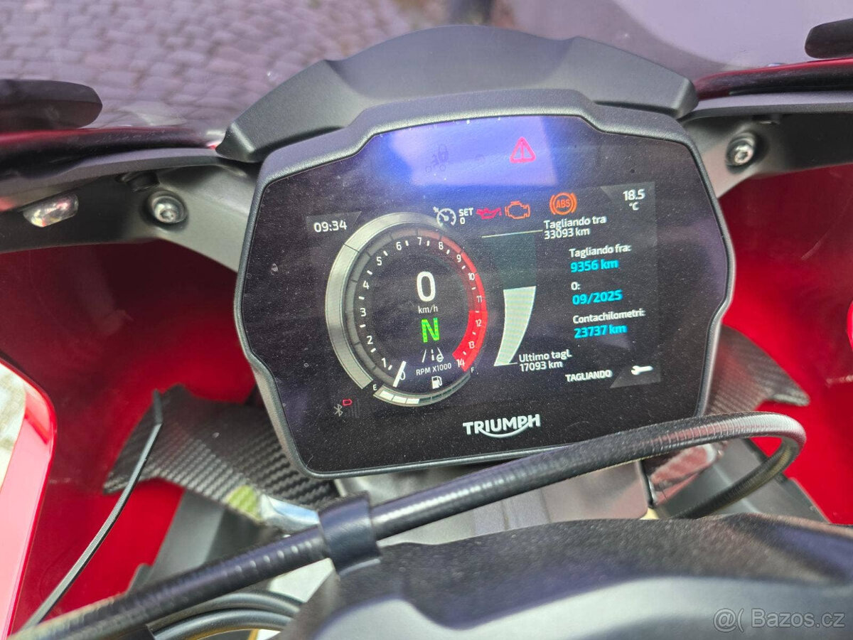 Triumph Speed Triple 1200 RR - 10