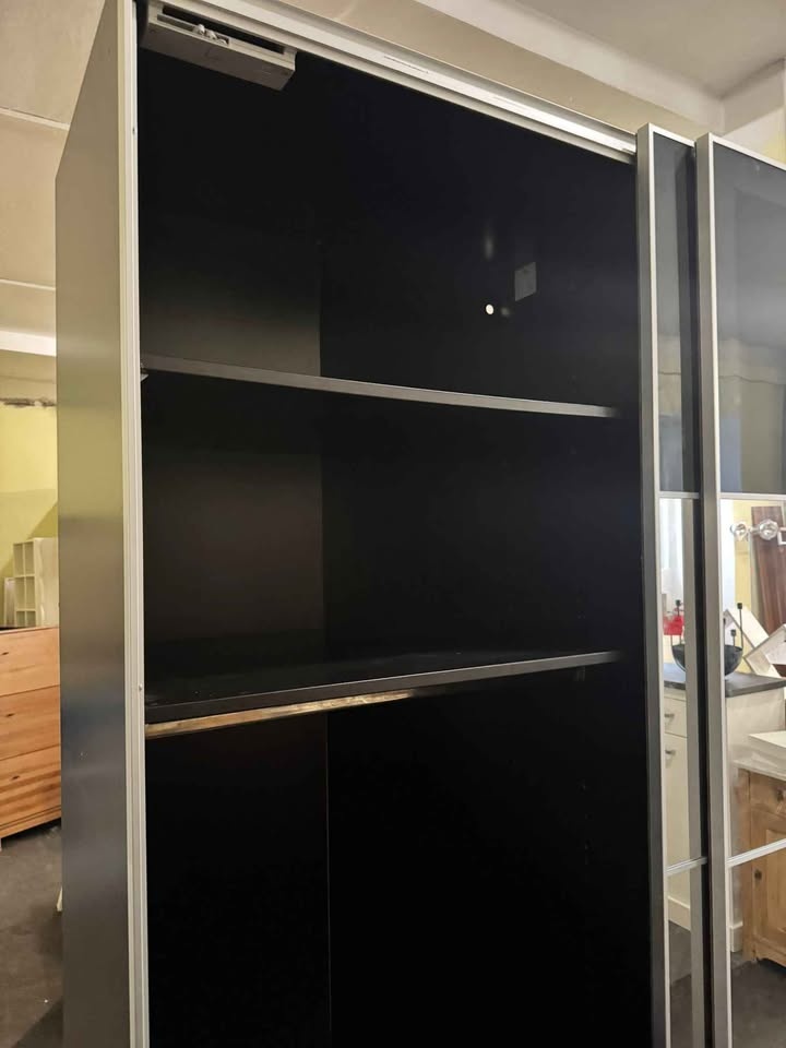 Kvalitní Vysoká šatní skříň s posuvnými dveřmi Ikea Pax - 10