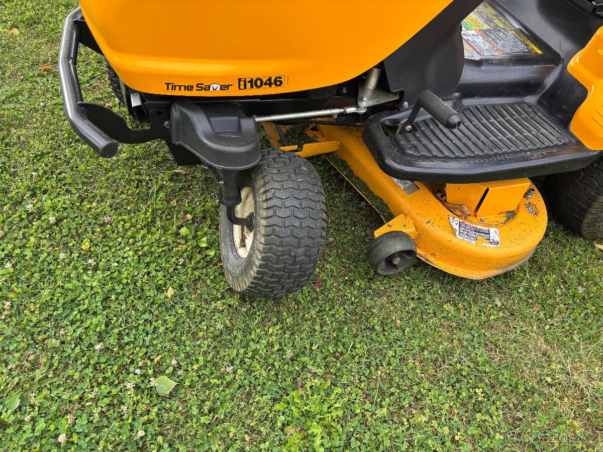 Zahradní traktor Cub Cadet i1046 - 10