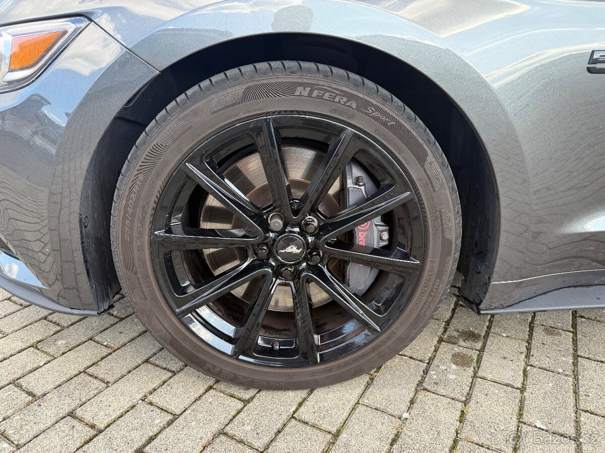 Predám FORD MUSTANG KABRIO 5.0 V8 automat - 10