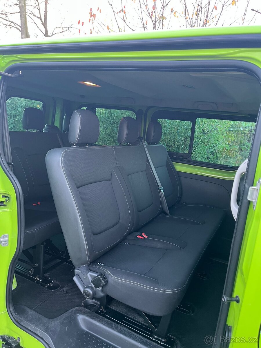 Renault Trafic, 9 míst, L1H1, CR, 92kW, 1.majitel, r.v. 2015 - 10
