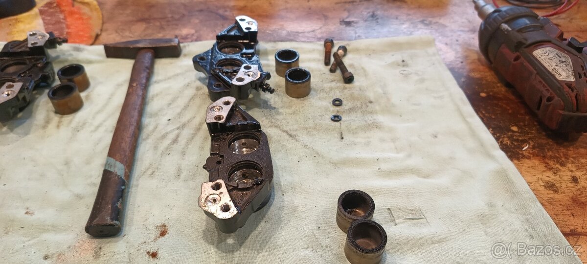 Kawasaki ZZR 1100 - 10